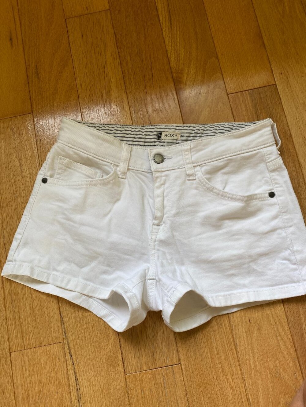 Roxy Women's white denim shorts size 24